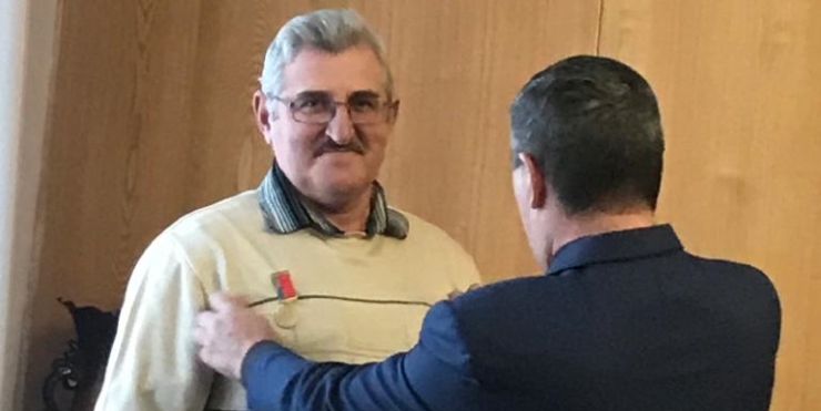 Медаль Алтайского края «За заслуги в труде» Медаль Алтайского края «За заслуги в труде»