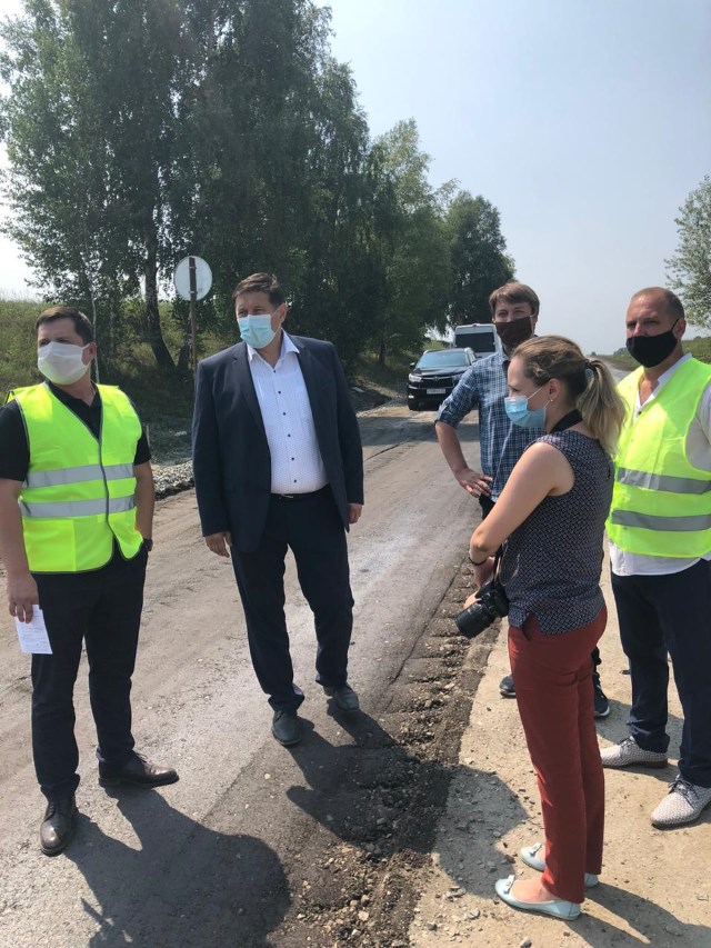 Министр транспорта Алтайского края Александр Дементьев проконтролировал ремонтируемый участок дороги регионального значения «Бийск – Карабинка – граница Республики Алтай» Министр транспорта Алтайского края Александр Дементьев проконтролировал ремонтируемый участок дороги регионального значения «Бийск – Карабинка – граница Республики Алтай»