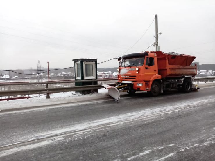 Дорожники Юго-Восточного ДСУ приступили к расчистке автодорог от снега Дорожники Юго-Восточного ДСУ приступили к расчистке автодорог от снега