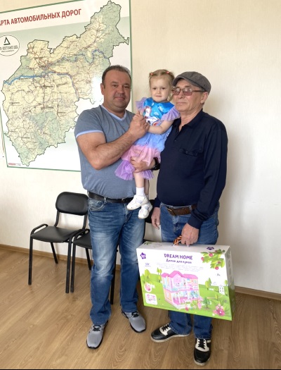 Подарки в канун 80-летия Победы