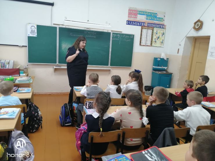 Акция «Ангел в дорогу» посвящённая ко дню памяти жертв ДТП прошла в Алтайской школе №3