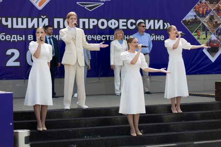 Сотрудник Юго-Восточного ДСУ стал лучшим машинистом экскаватора на конкурсе профмастерства в Алтайском крае Сотрудник Юго-Восточного ДСУ стал лучшим машинистом экскаватора на конкурсе профмастерства в Алтайском крае