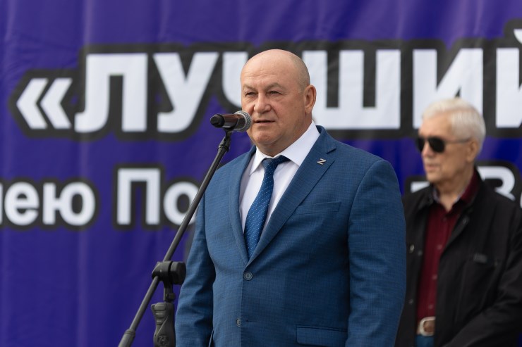 Сотрудник Юго-Восточного ДСУ стал лучшим машинистом экскаватора на конкурсе профмастерства в Алтайском крае Сотрудник Юго-Восточного ДСУ стал лучшим машинистом экскаватора на конкурсе профмастерства в Алтайском крае
