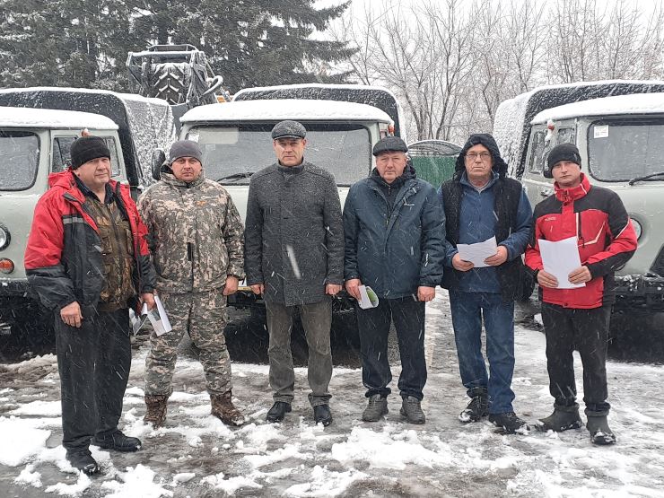 Автопарк АО «Юго-Восточного ДСУ Алтайского края» пополнился пятью грузопассажирскими машинами УАЗ