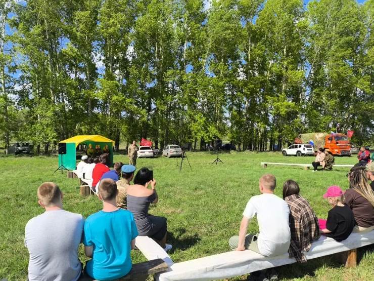 Автопробег в Солтонском районе в честь Дня Победы Автопробег в Солтонском районе в честь Дня Победы