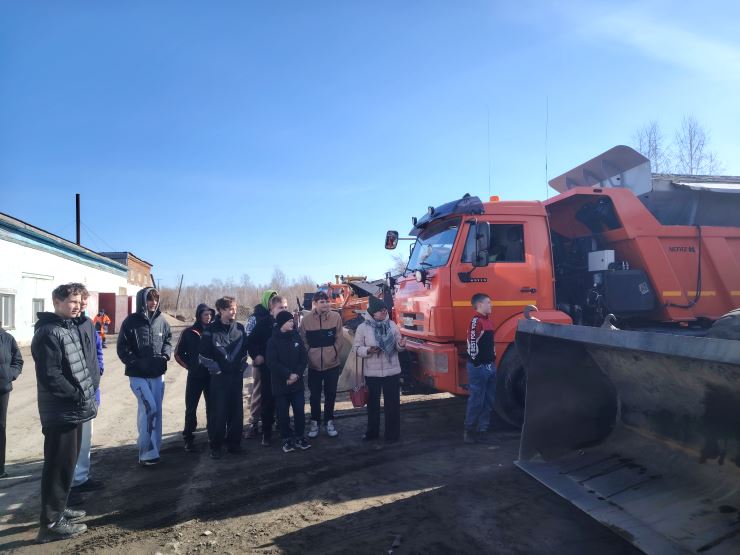 Профориентационная беседа со школьниками МБОУ "Быстроистокская СОШ" Профориентационная беседа со школьниками МБОУ "Быстроистокская СОШ"